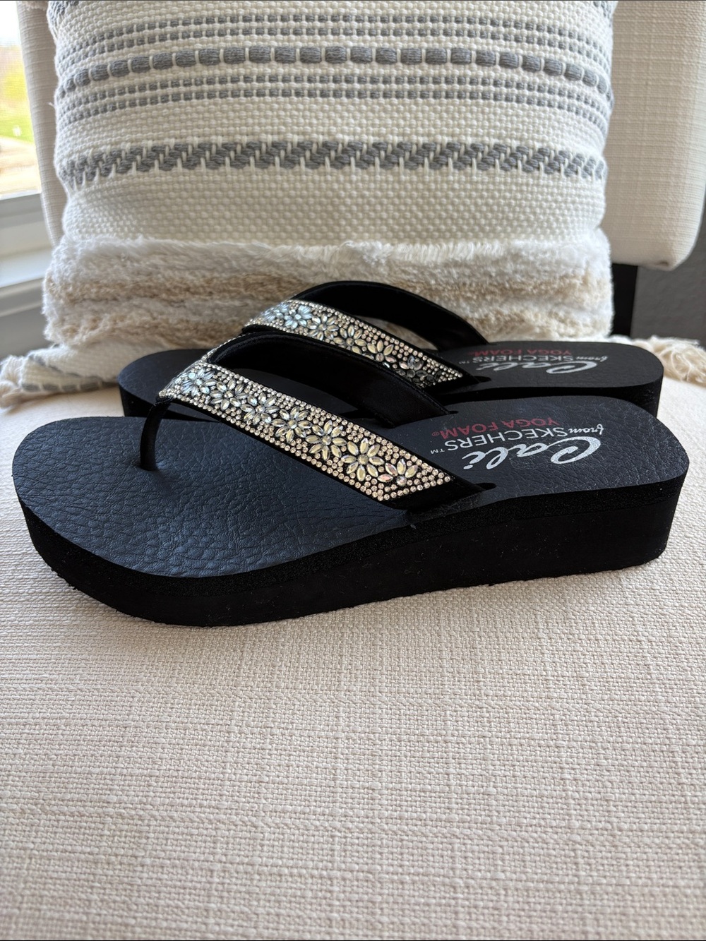 Cali from Skechers yoga foam with Sparkling Floral Crystal Straps - Picture 2 of 6